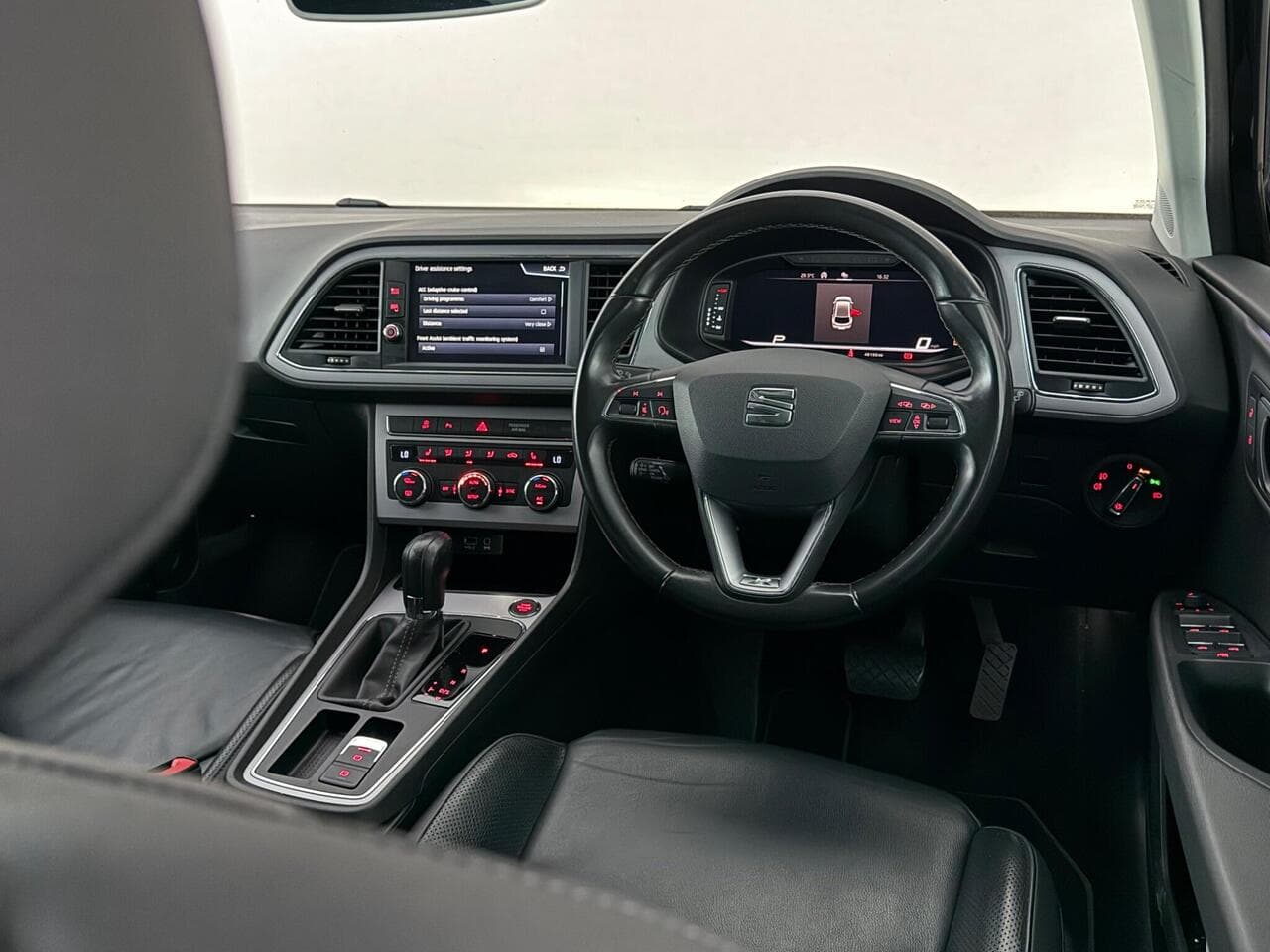 SEAT Leon thumbnail Interior Front