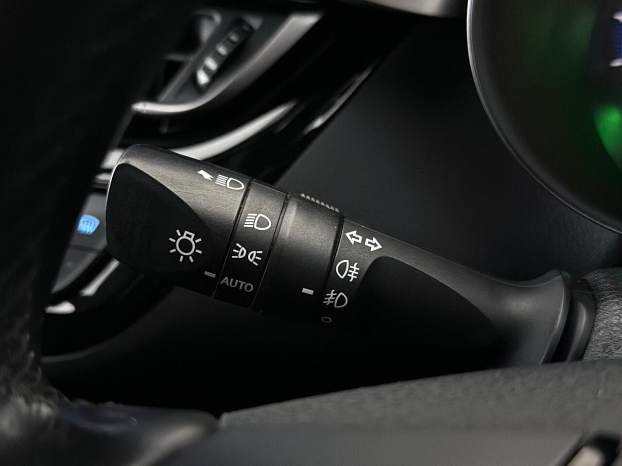 Toyota C-HR thumbnail Misc Controls