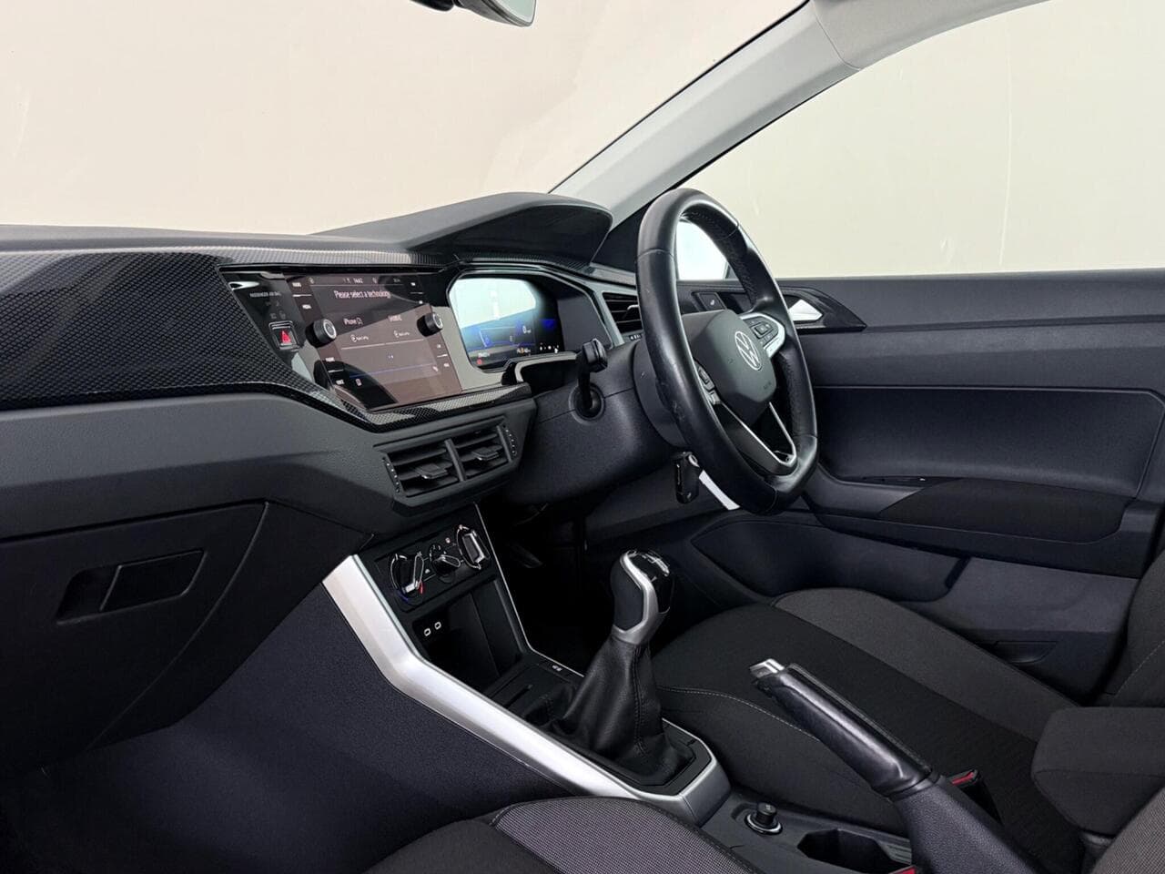 Volkswagen Polo thumbnail Interior Front