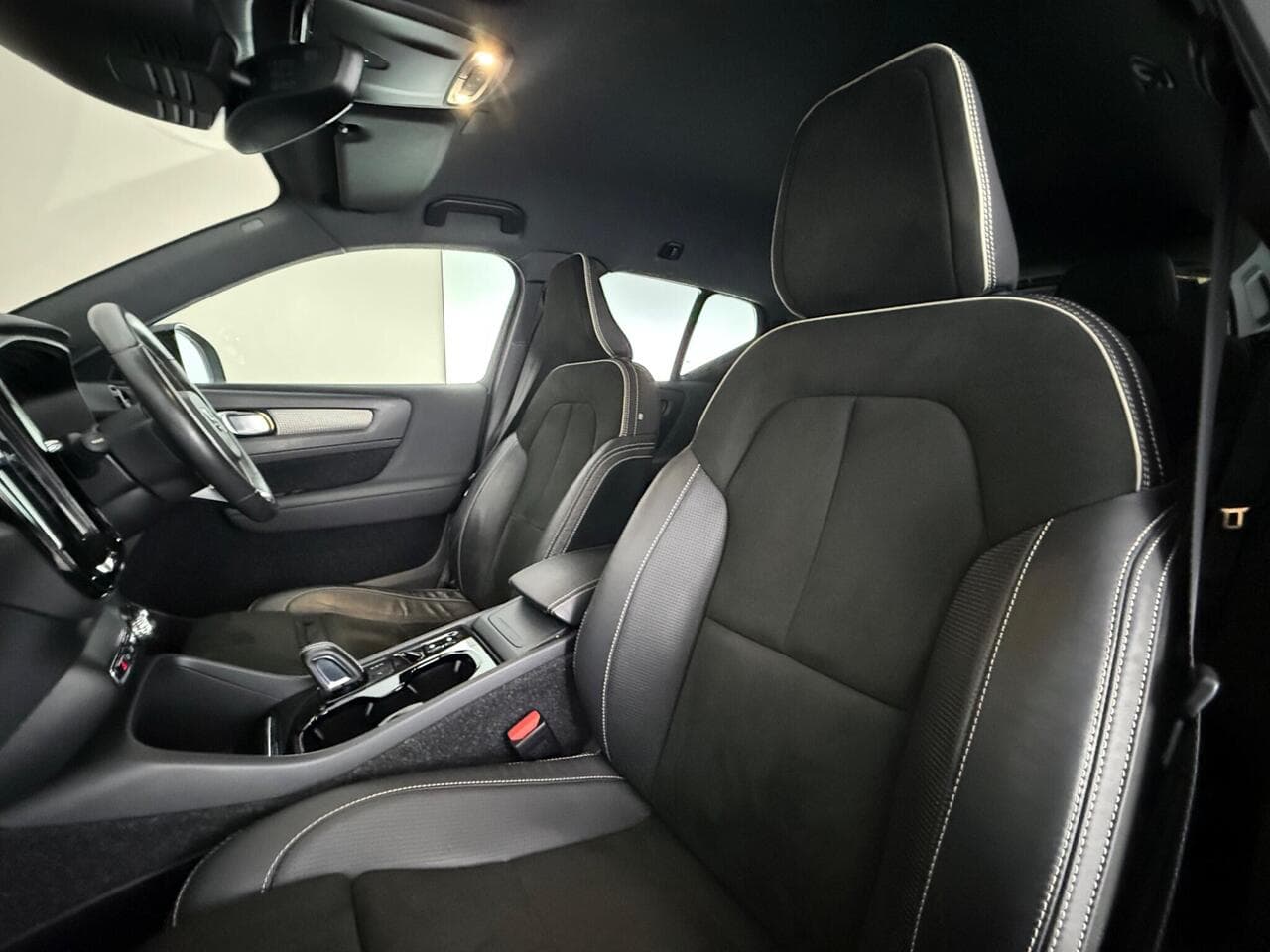 Volvo XC40 thumbnail Seat Front Passenger
