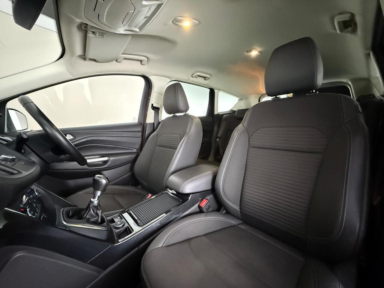 Ford Kuga thumbnail Seat Front Passenger