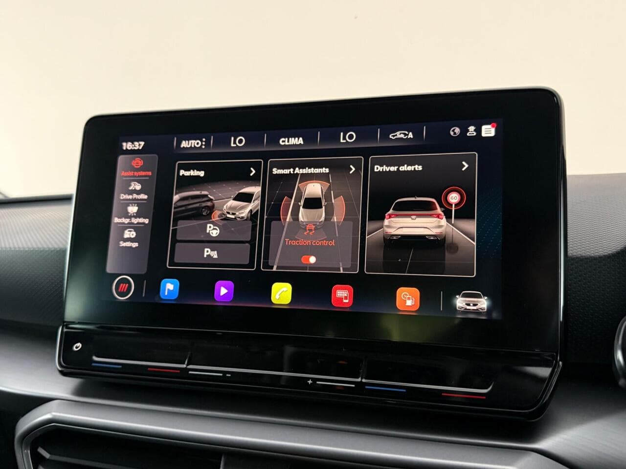 SEAT Leon thumbnail Infotainment System