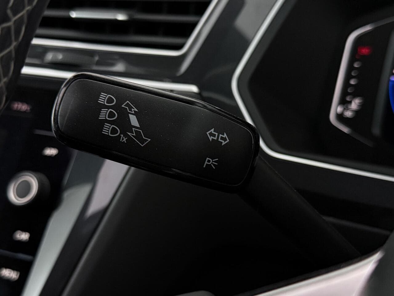 Volkswagen Tiguan thumbnail Misc Controls