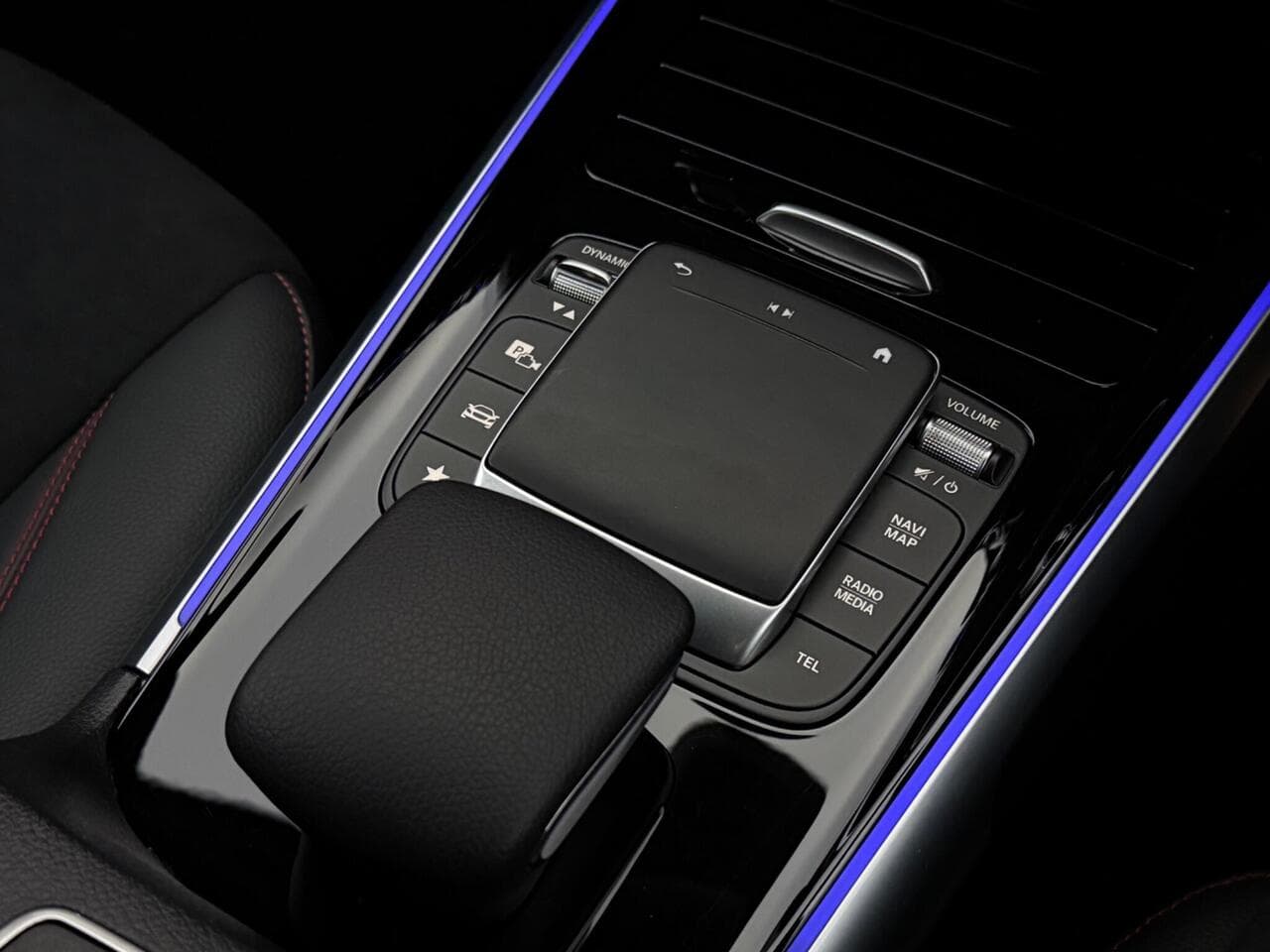 Mercedes-Benz GLB thumbnail Misc Controls