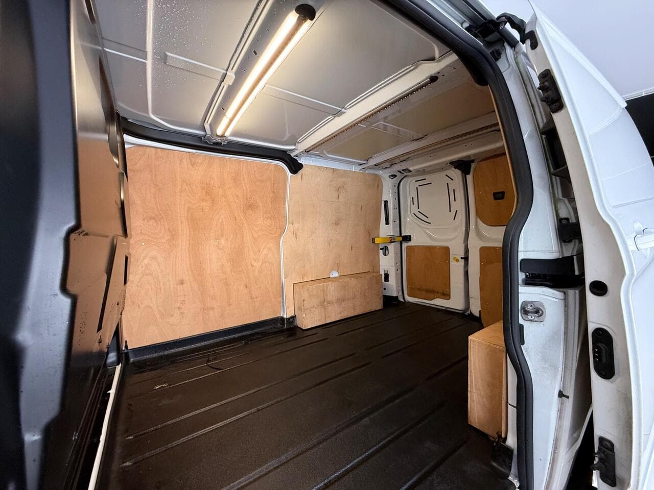 Ford Transit Custom thumbnail Cargo Space