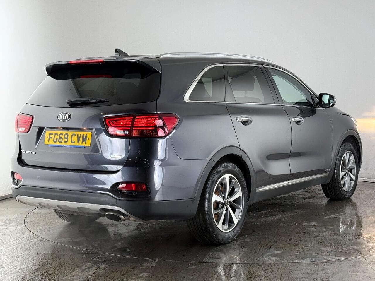 Kia Sorento thumbnail Rear Right