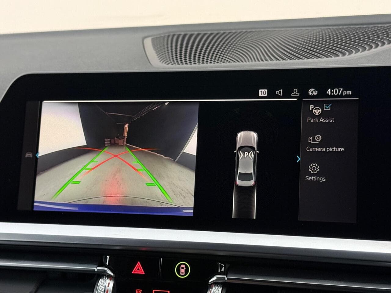BMW 3 Series thumbnail Infotainment System