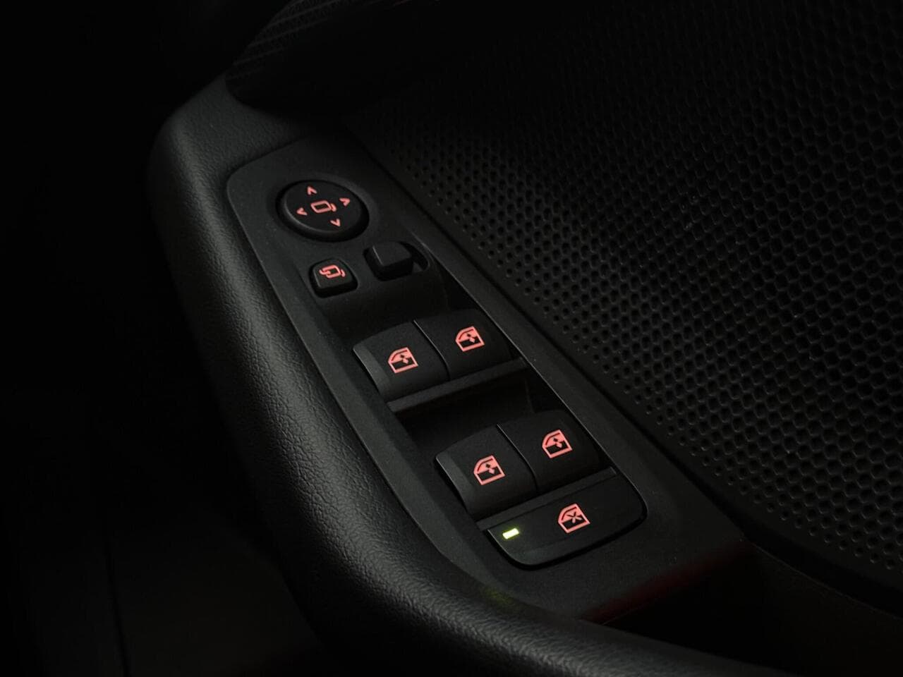 BMW 2 Series Gran Coupe thumbnail Misc Controls