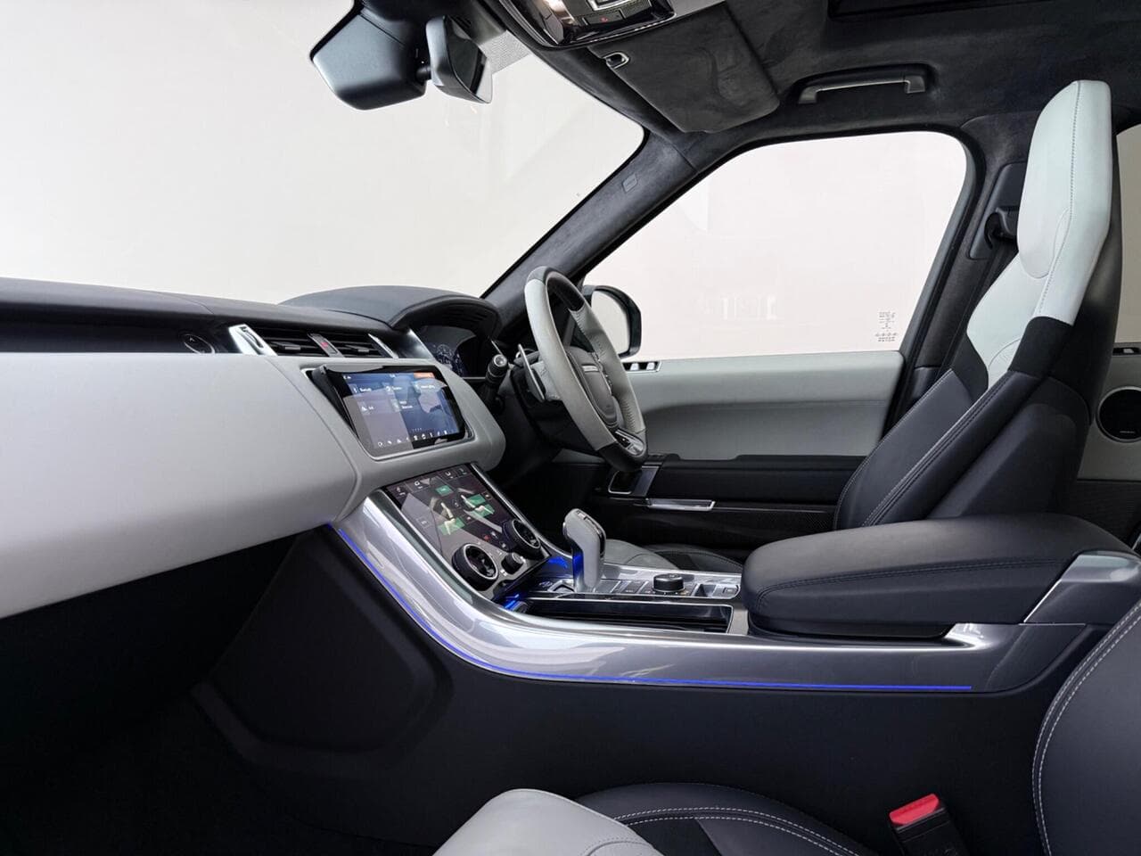 Land Rover Range Rover Sport thumbnail Interior Front