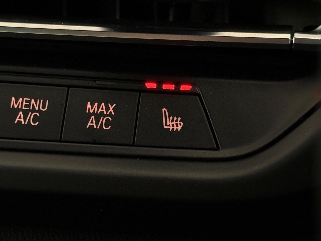 BMW 1 Series thumbnail Misc Controls