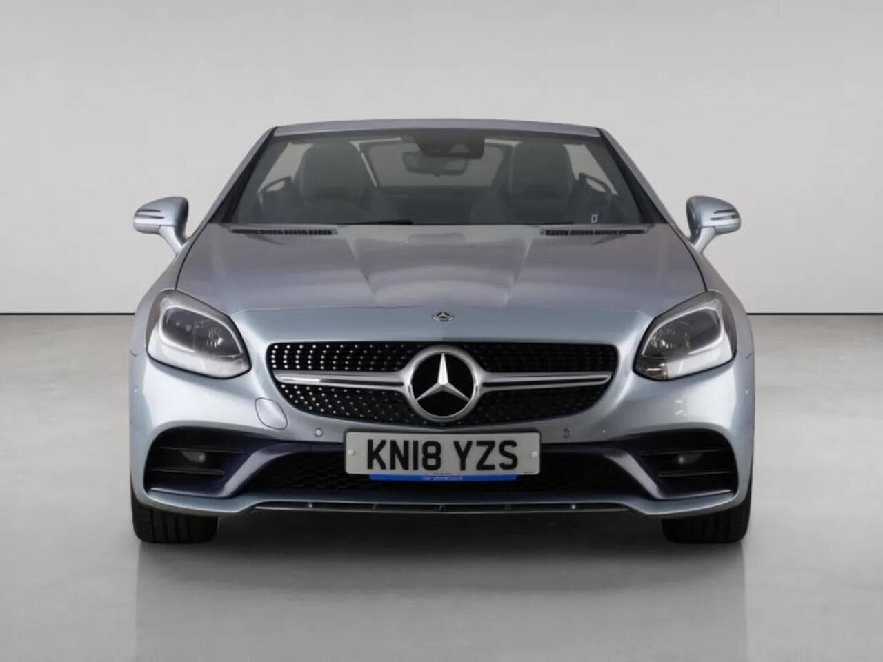Mercedes-Benz SLC thumbnail Front