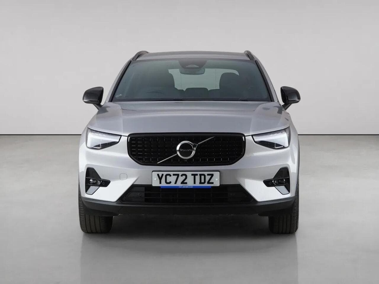Volvo XC40 thumbnail Front