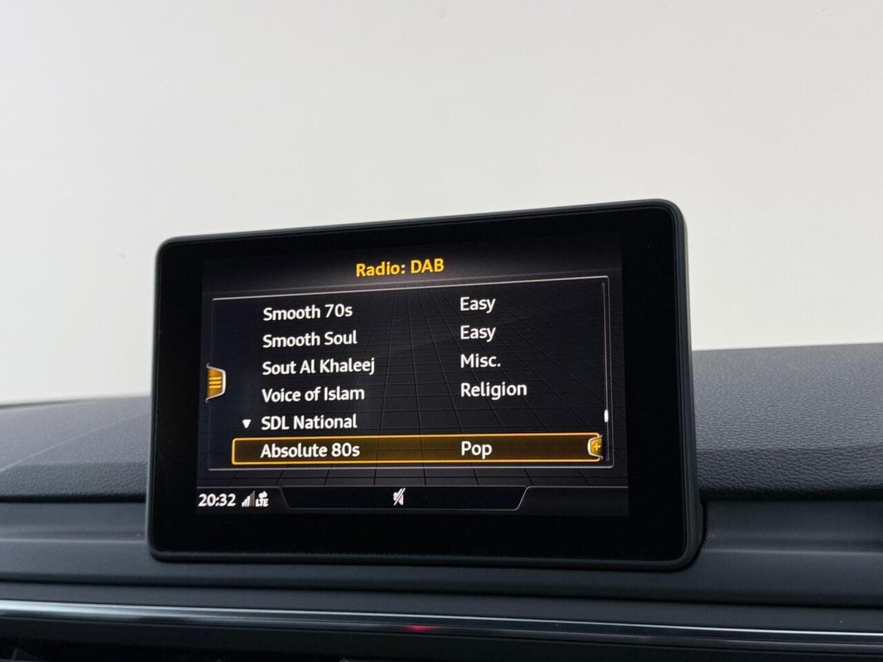 Audi A4 thumbnail Infotainment System