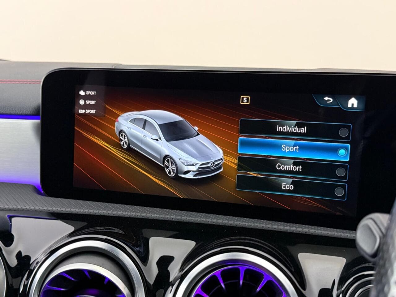 Mercedes-Benz CLA thumbnail Infotainment System