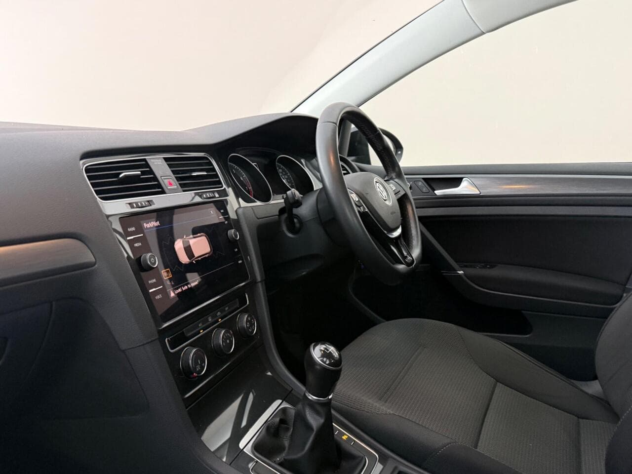 Volkswagen Golf thumbnail Interior Front