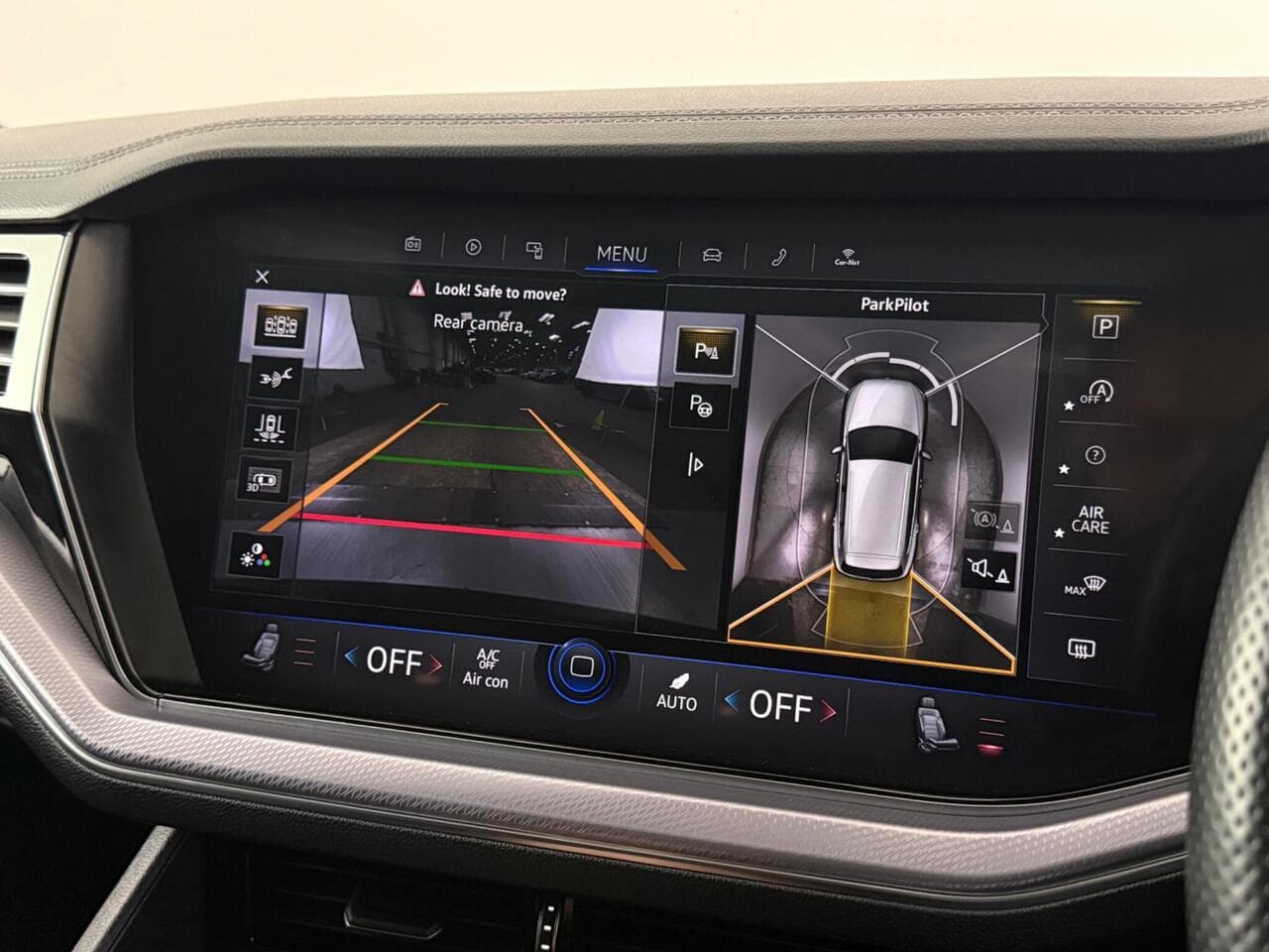Volkswagen Touareg thumbnail Infotainment System