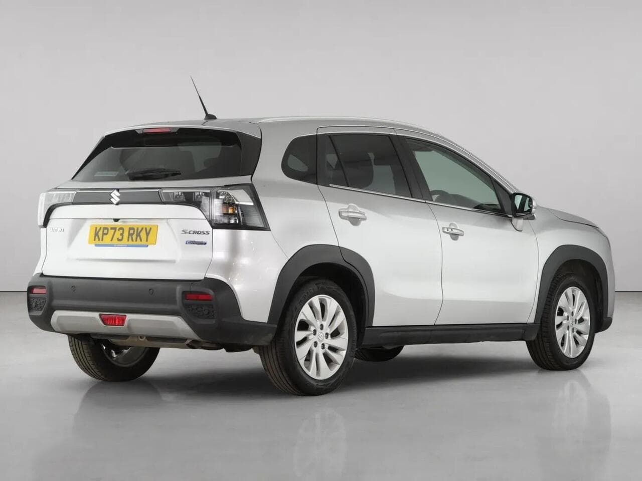 Suzuki S-Cross thumbnail Rear Right