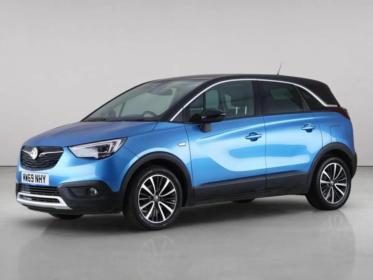Vauxhall Crossland X thumbnail Front Left