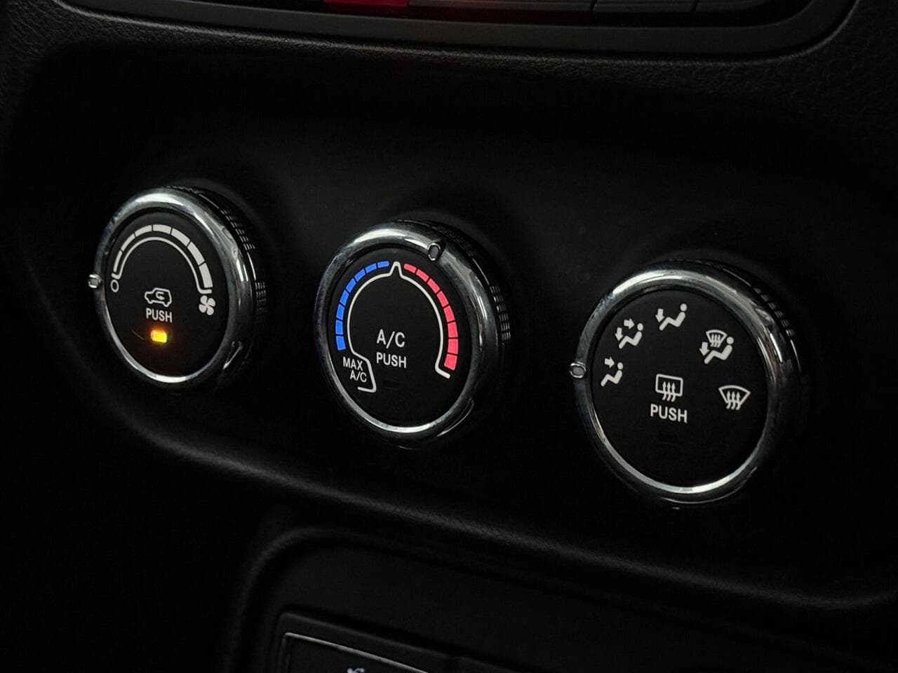 Jeep Renegade thumbnail Driver Instruments
