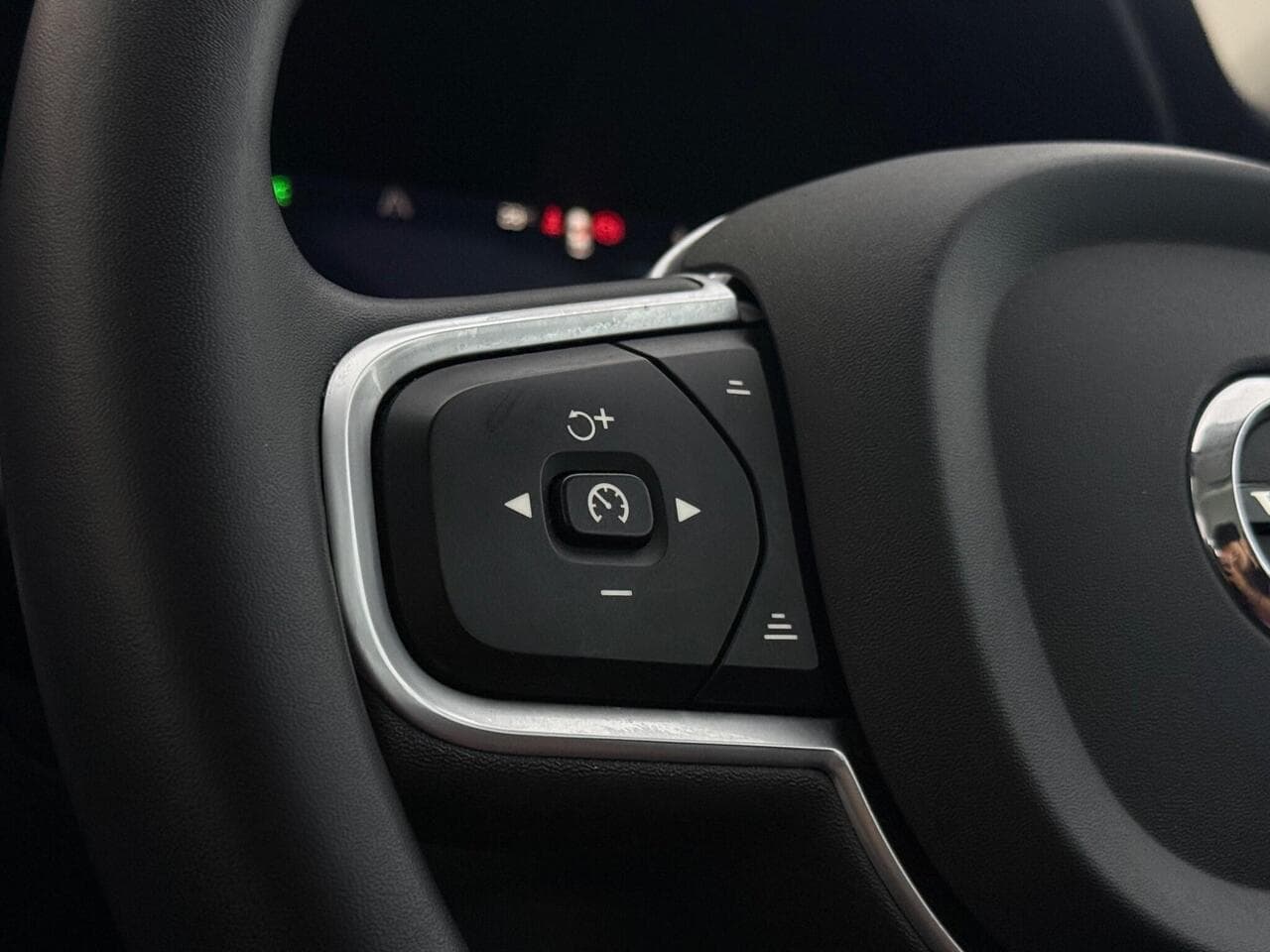 Volvo XC60 thumbnail Misc Controls