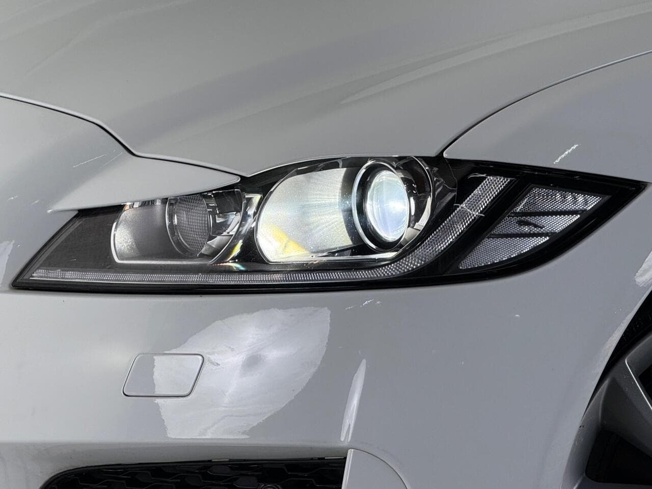 Jaguar XF thumbnail Lights Front