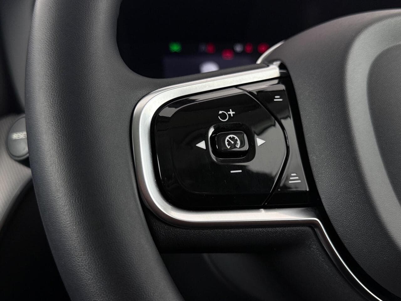 Volvo XC60 thumbnail Misc Controls