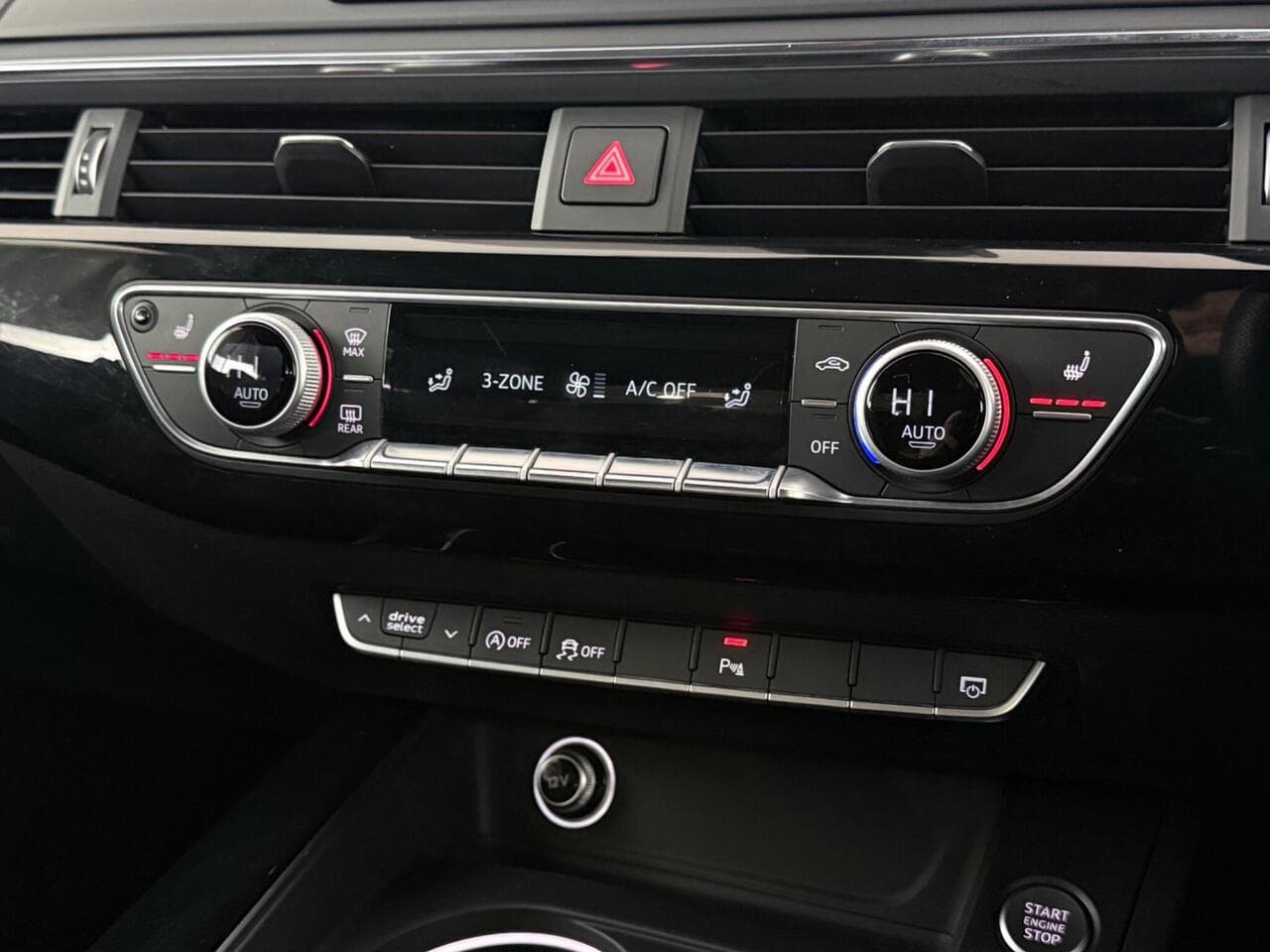 Audi A5 Cabriolet thumbnail Infotainment System