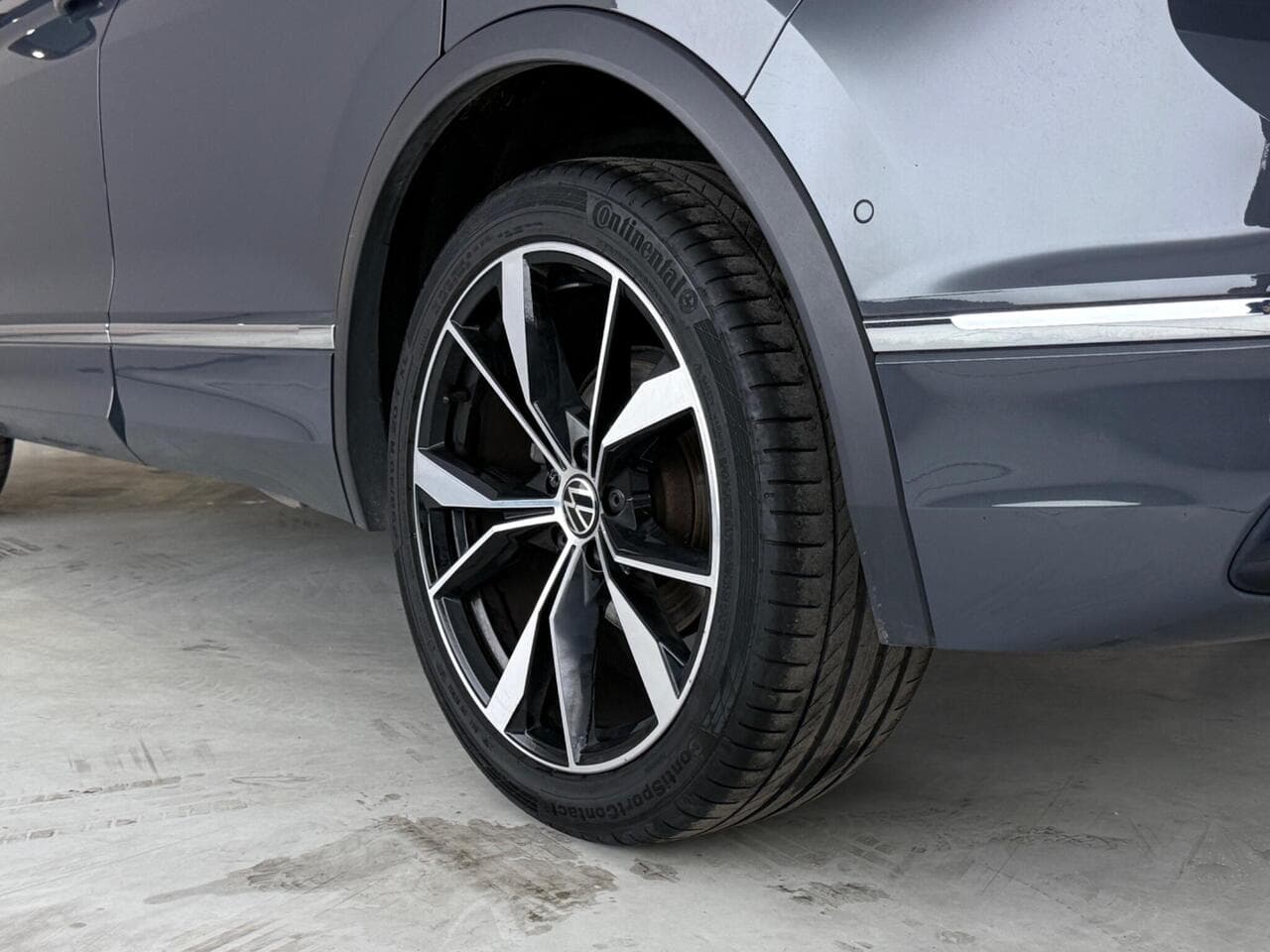 Volkswagen Tiguan thumbnail Wheel
