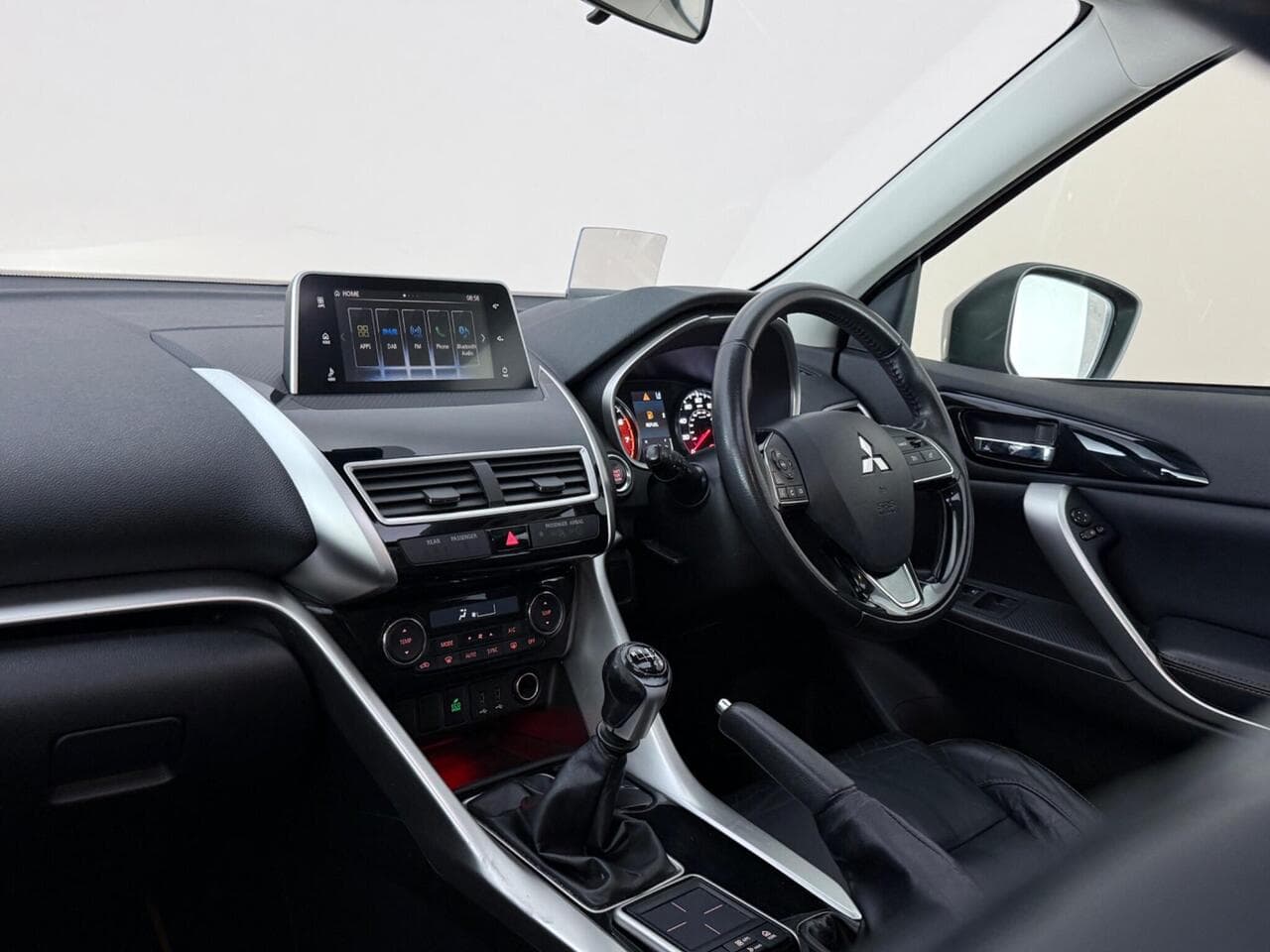 Mitsubishi Eclipse Cross thumbnail Interior Front