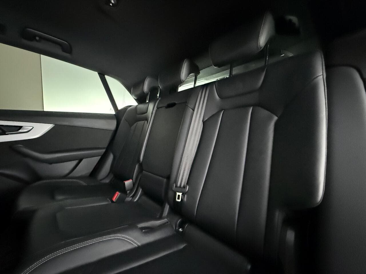 Audi Q8 thumbnail Seats Rear