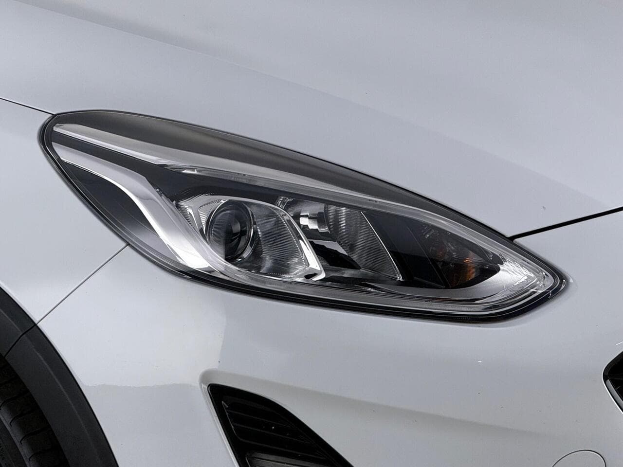 Ford Fiesta thumbnail Lights Front