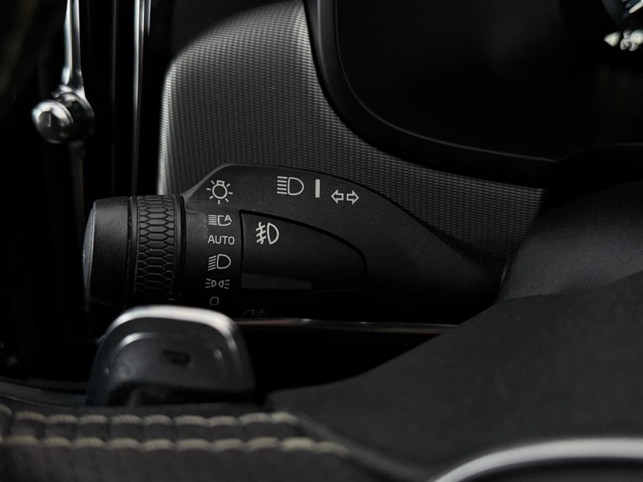 Volvo V90 thumbnail Misc Controls