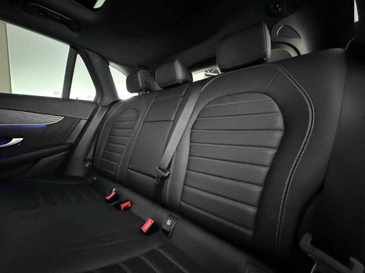 Mercedes-Benz GLC thumbnail Seats Rear