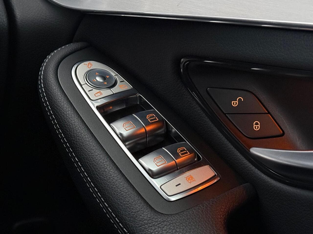 Mercedes-Benz GLC thumbnail Misc Controls