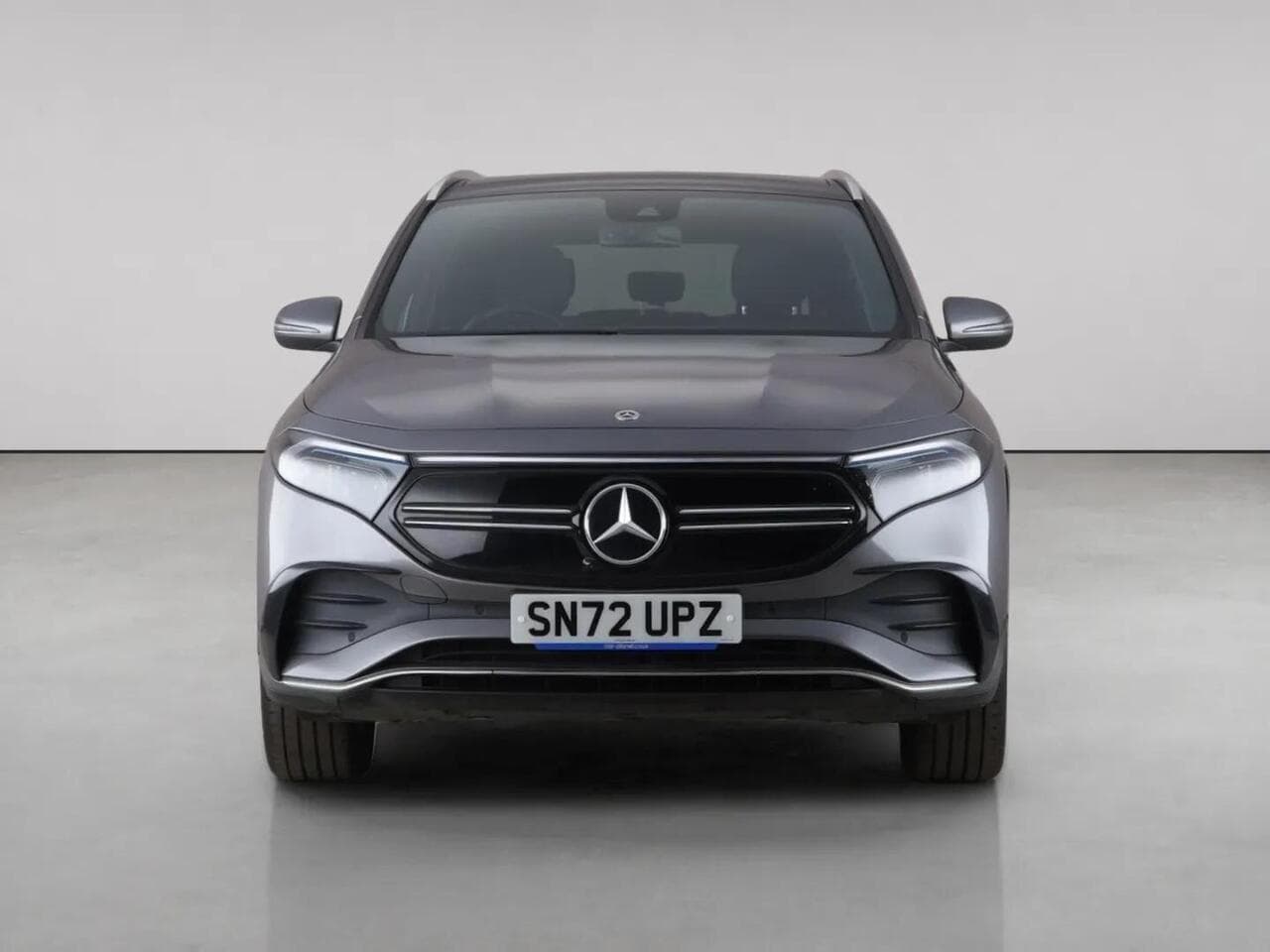 Mercedes-Benz EQA thumbnail Front