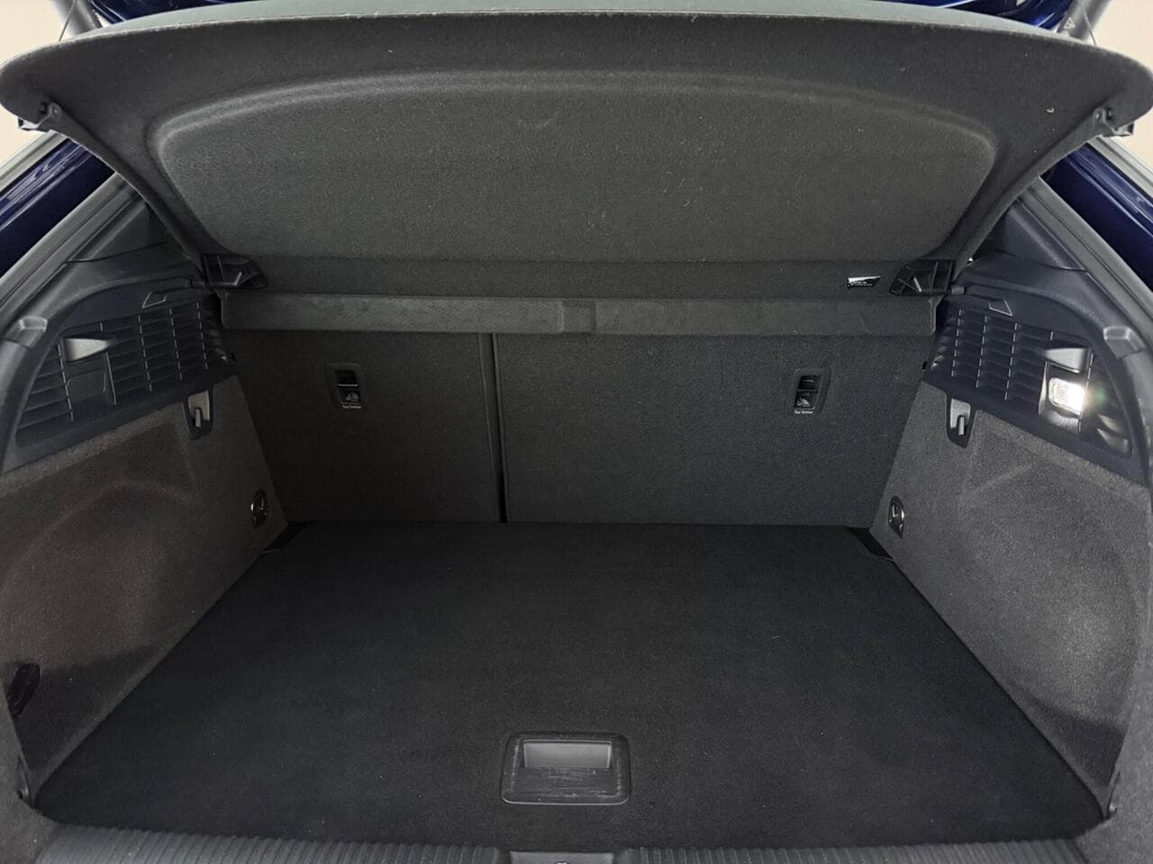 Audi Q2 thumbnail Boot