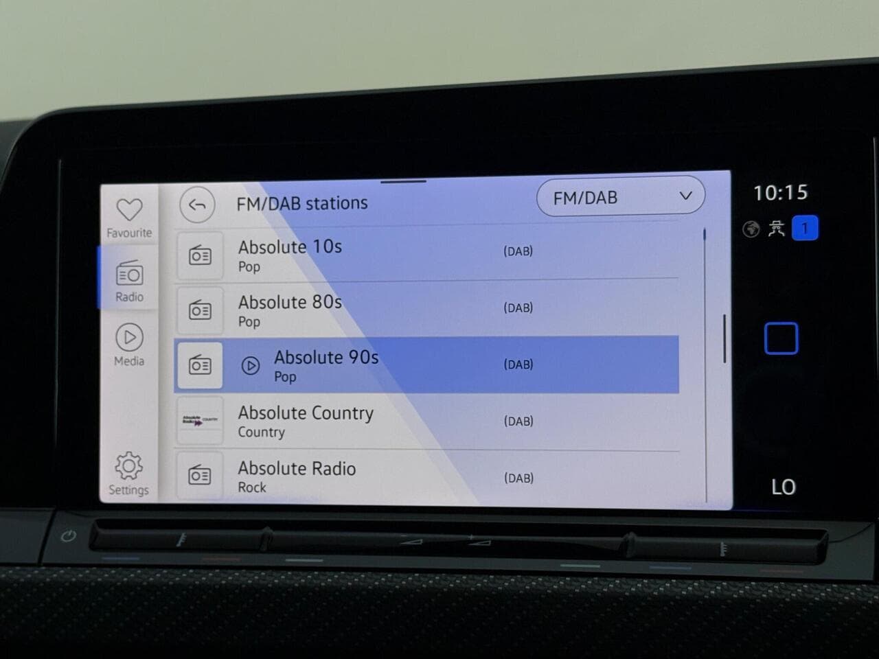 Volkswagen Golf thumbnail Infotainment System
