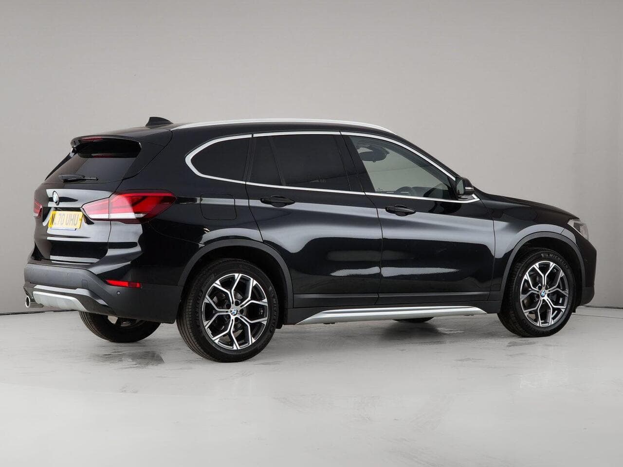 BMW X1 thumbnail Side Right