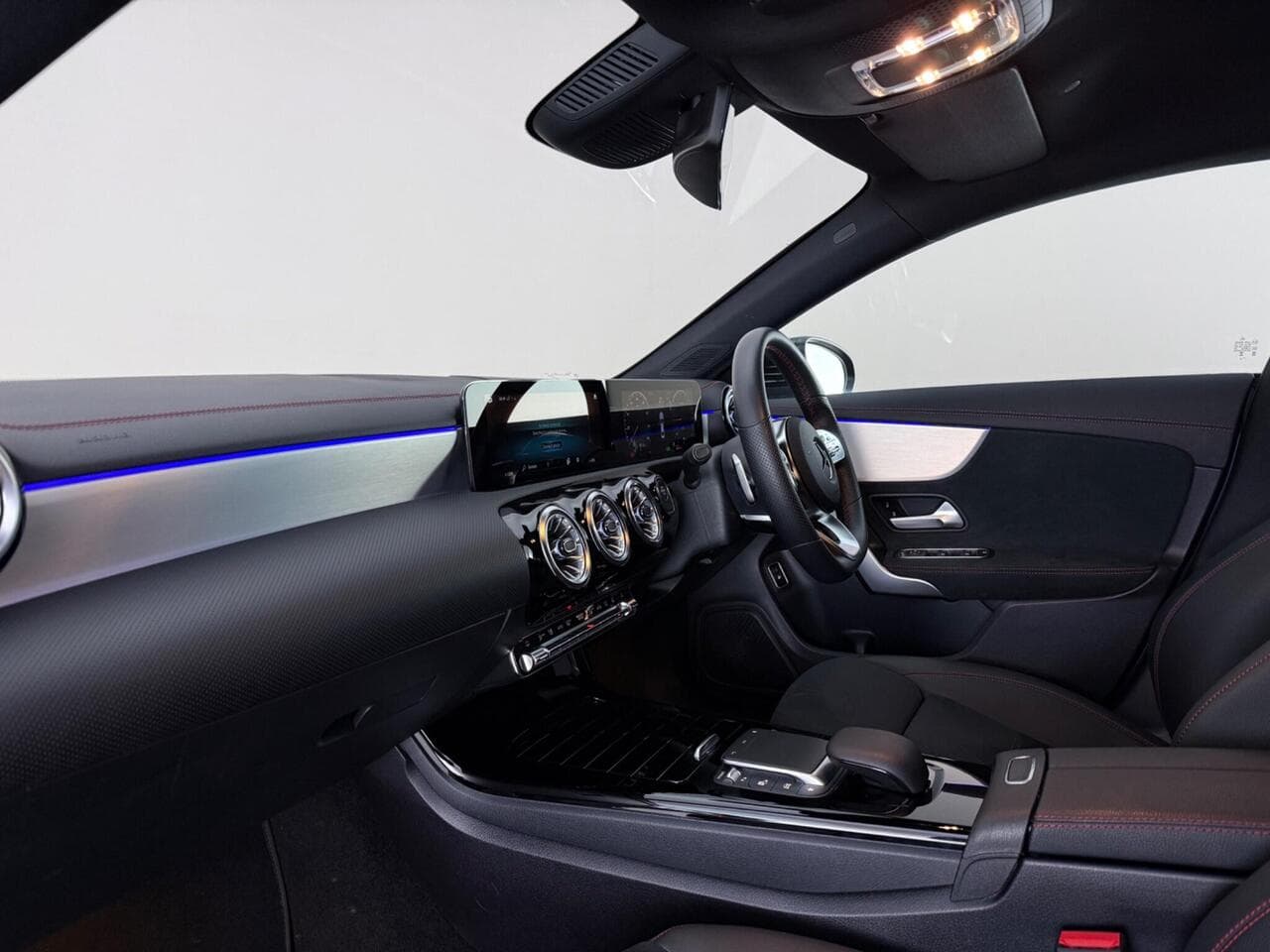 Mercedes-Benz CLA thumbnail Interior Front