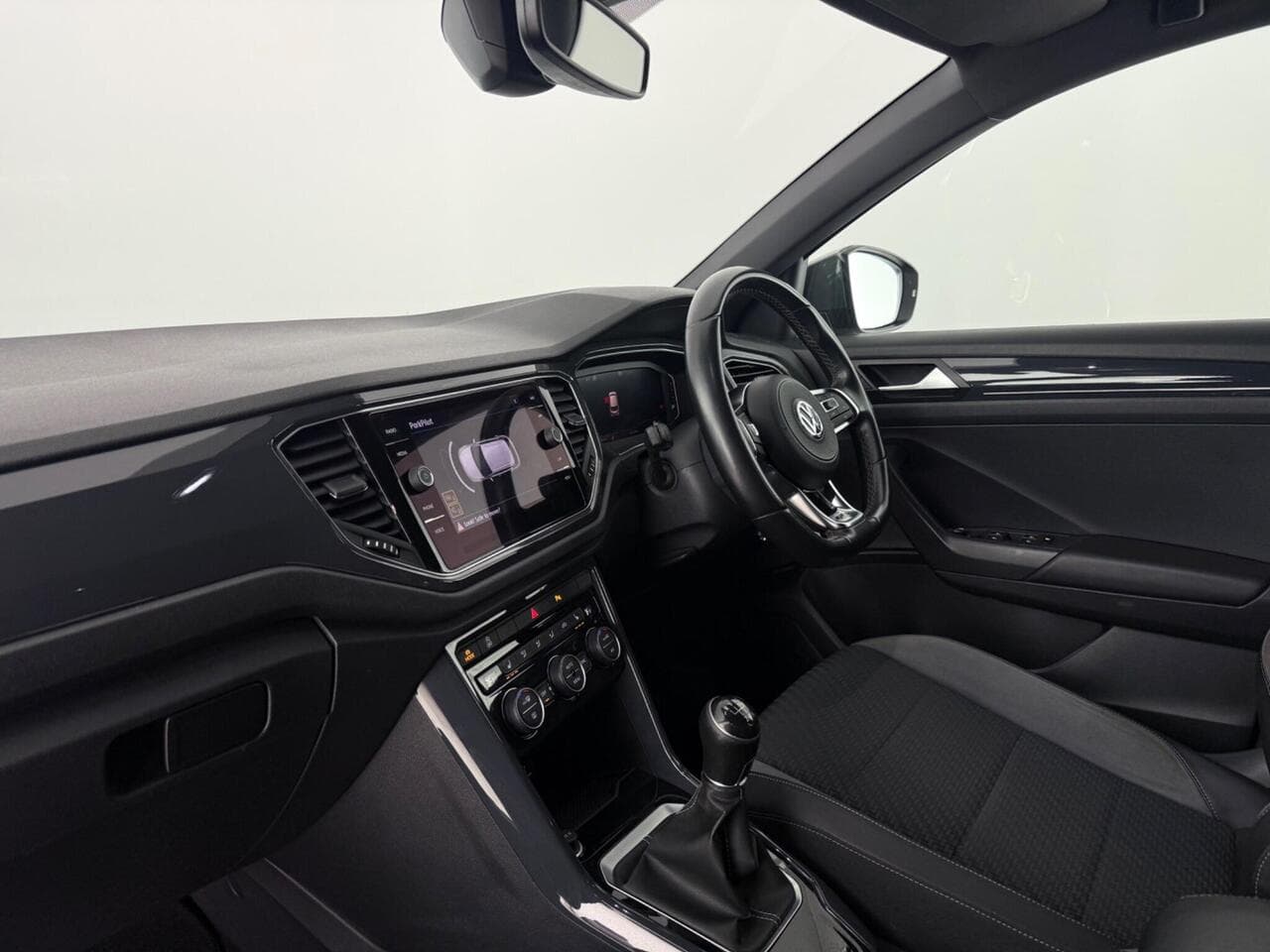 Volkswagen T-Roc thumbnail Interior Front