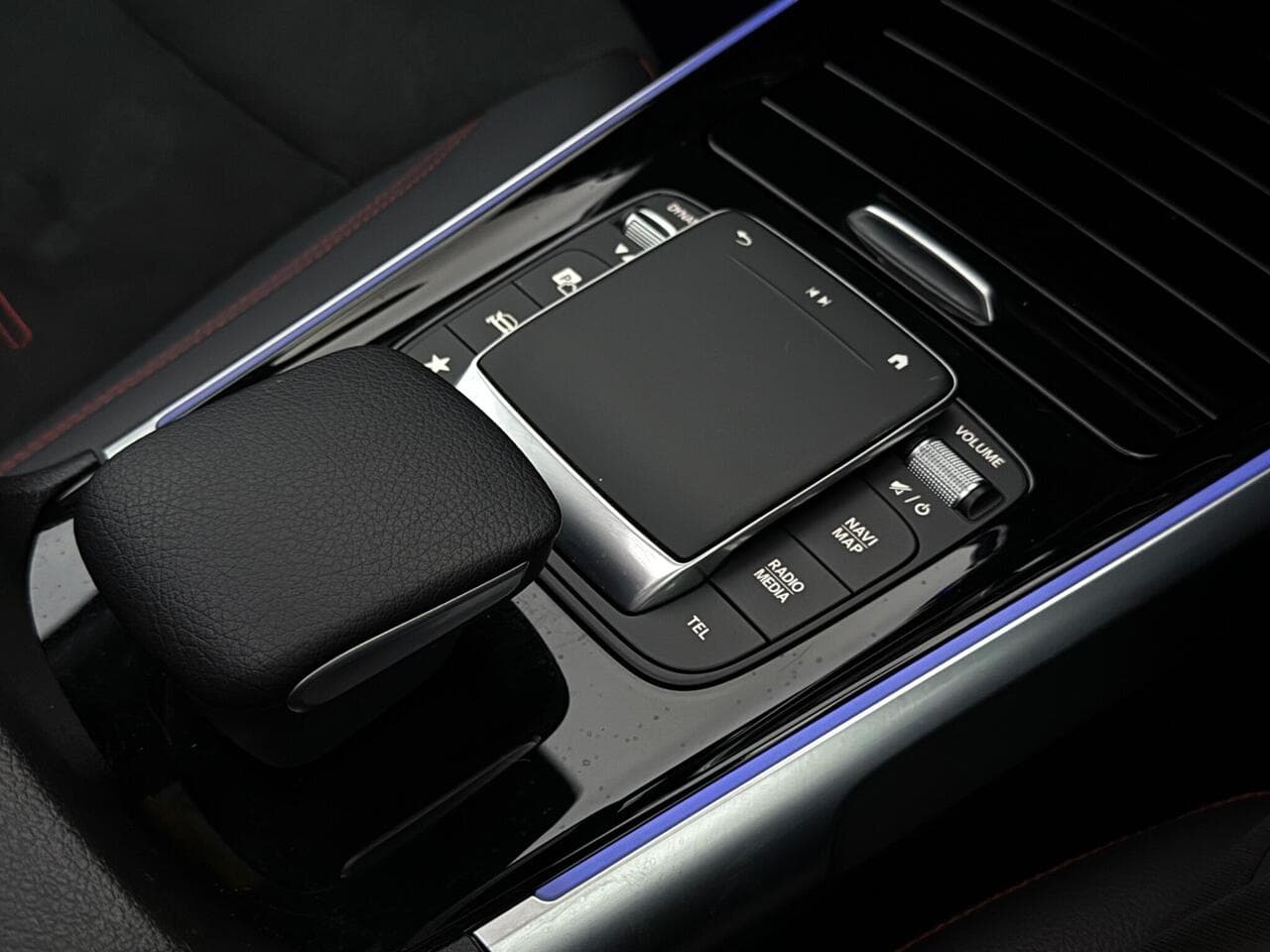 Mercedes-Benz GLB thumbnail Misc Controls