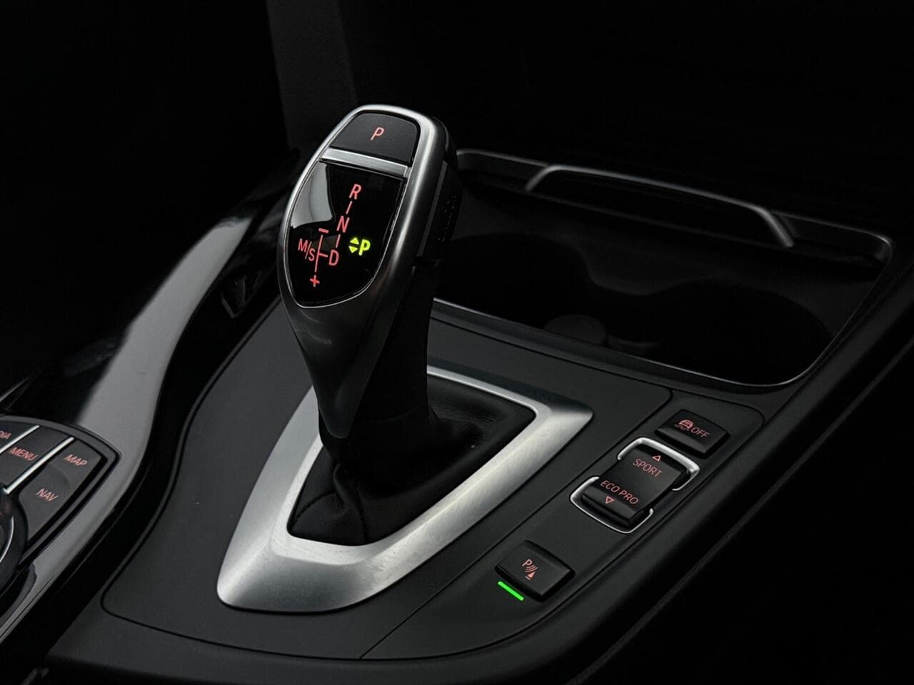 BMW 3 Series thumbnail Interior Front