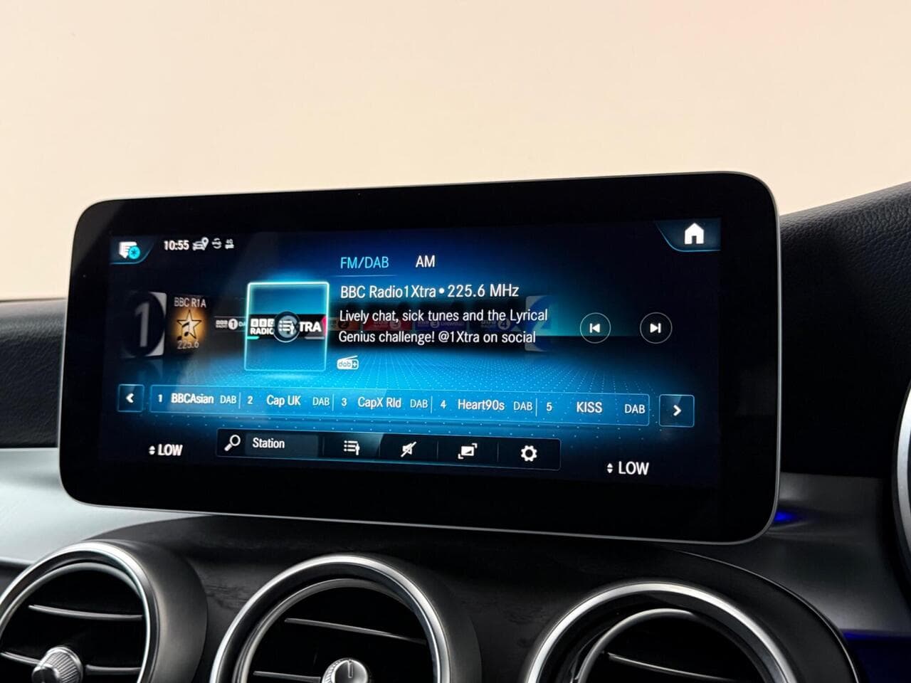 Mercedes-Benz GLC thumbnail Infotainment System