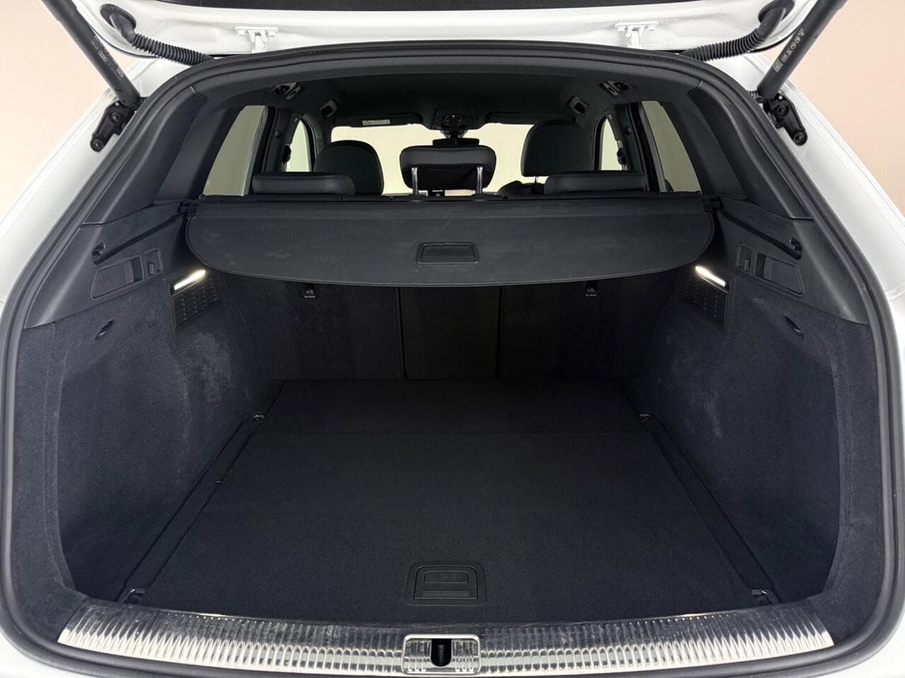 Audi Q5 thumbnail Boot