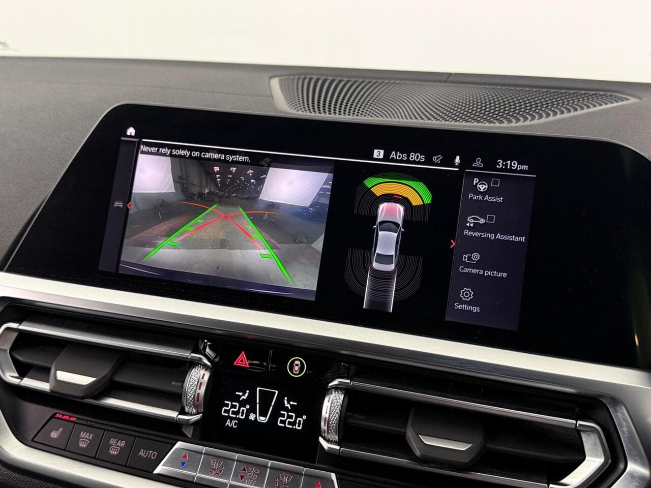 BMW 3 Series thumbnail Infotainment System