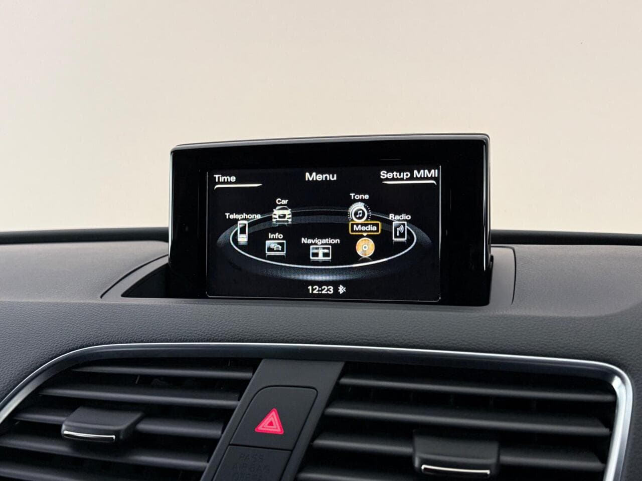 Audi Q3 thumbnail Infotainment System