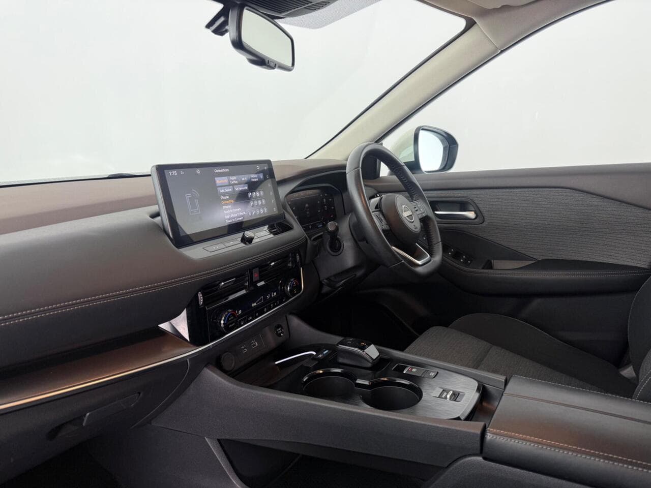 Nissan X-Trail thumbnail Interior Front