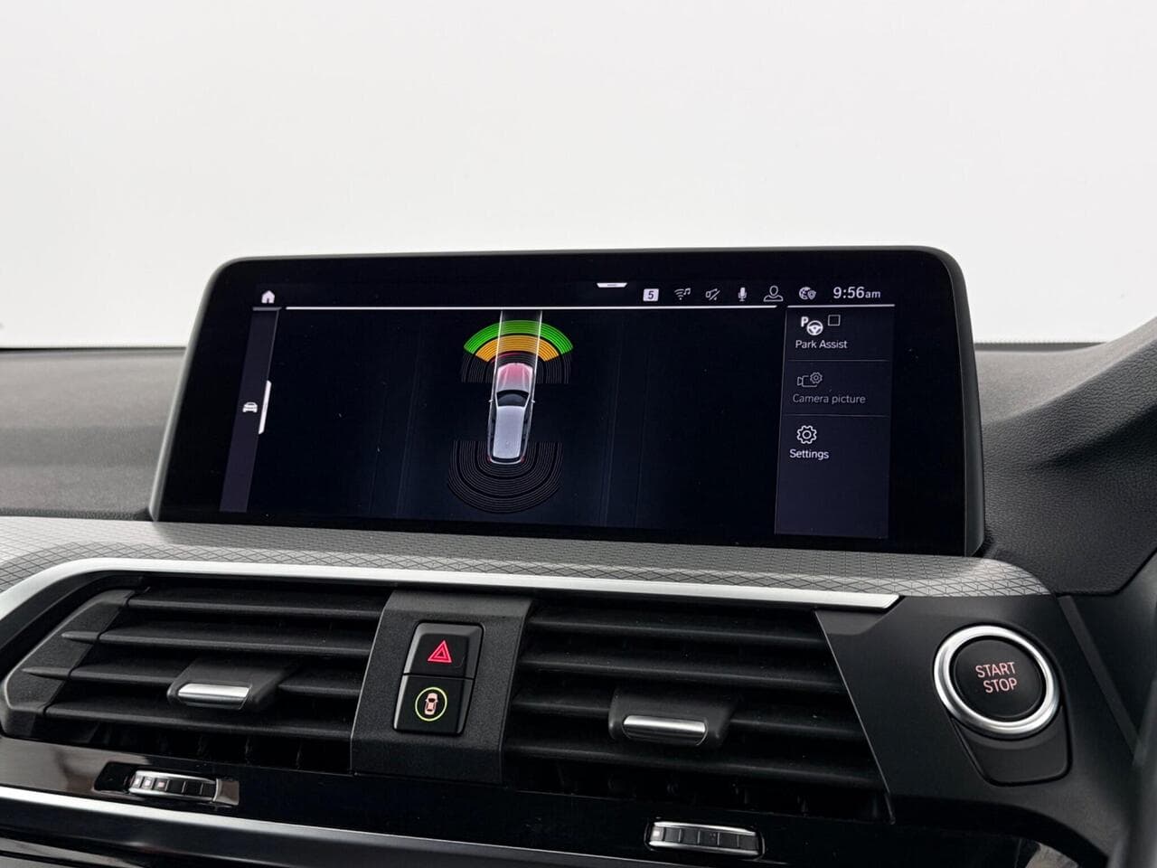 BMW X3 thumbnail Infotainment System
