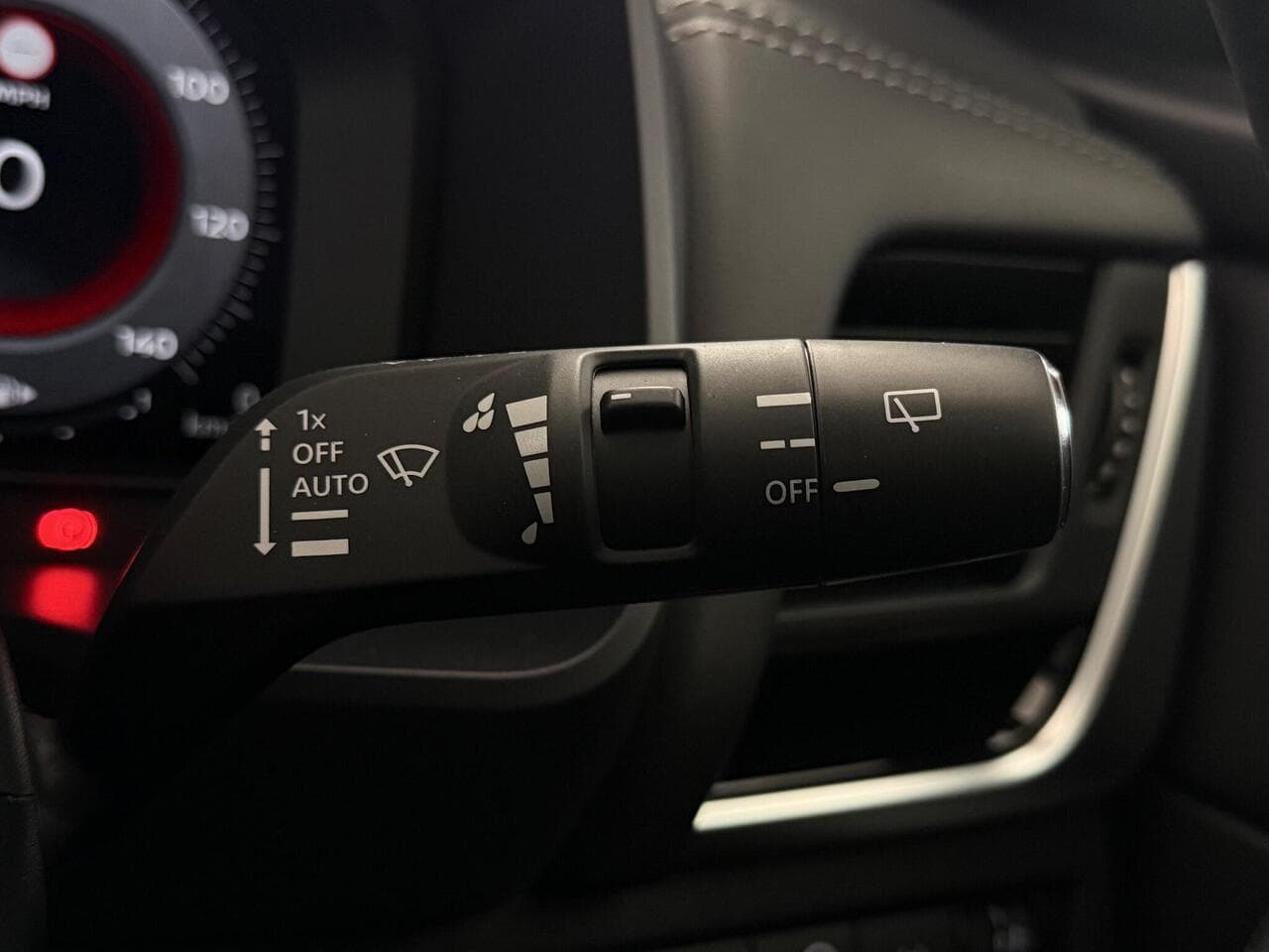 Nissan Qashqai thumbnail Misc Controls