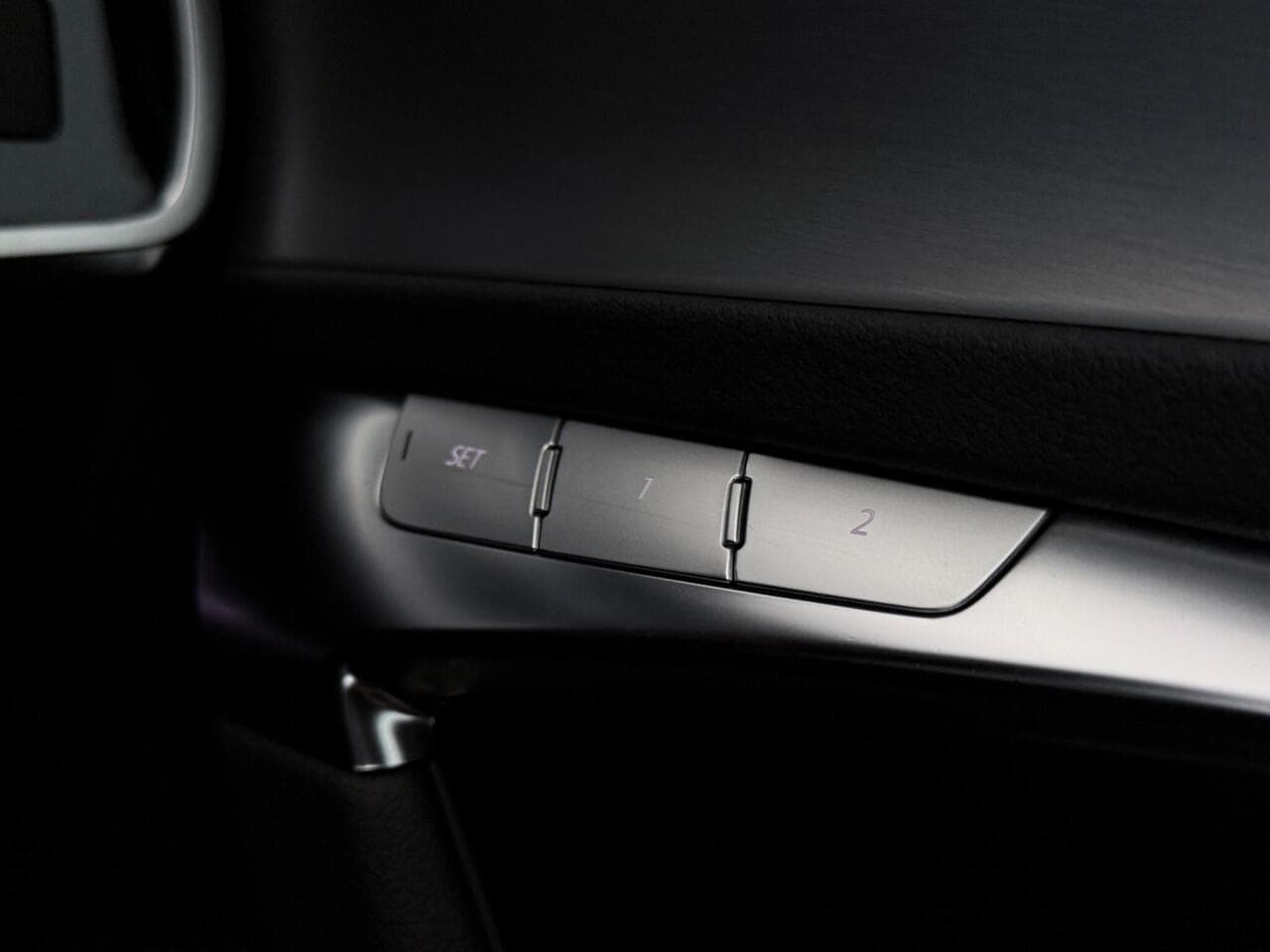 Audi A6 Saloon thumbnail Misc Controls